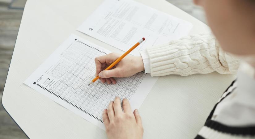 Kvíz: 10 kérdés, amire egy érettségizőnek tudnia kell a választ – te hány pontot szerzel?