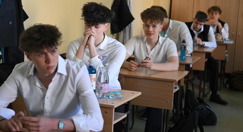 Matematikával folytatódott az érettségi