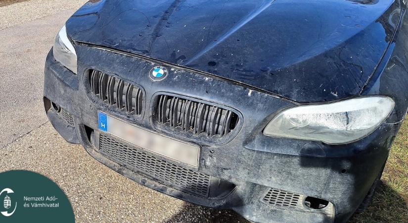 Lefoglalta a NAV a BMW-jét, gyorsan el akarta adni, de sajnos a NAV jelentkezett vevőnek