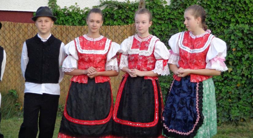 Régi szokások májusban az Ipoly mentén