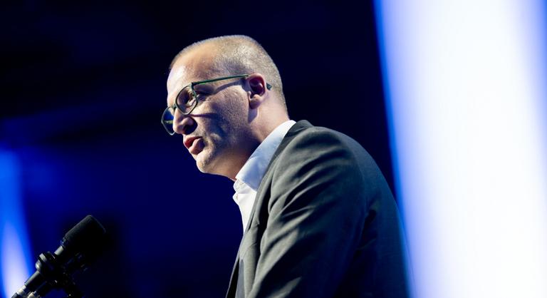 Tarr Zoltán szerint a Fidesz alatt a tanterv átírása valóságos családi biznisszé silányult