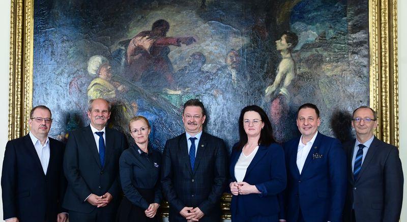 Munkába állt az új rektori vezetés Debrecenben