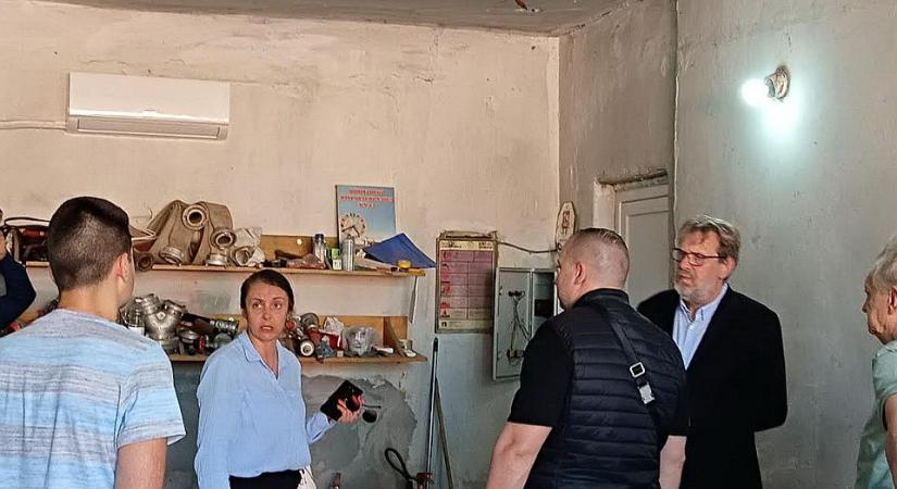 Segít a tartomány a Zombor környéki földrengés károsultjain
