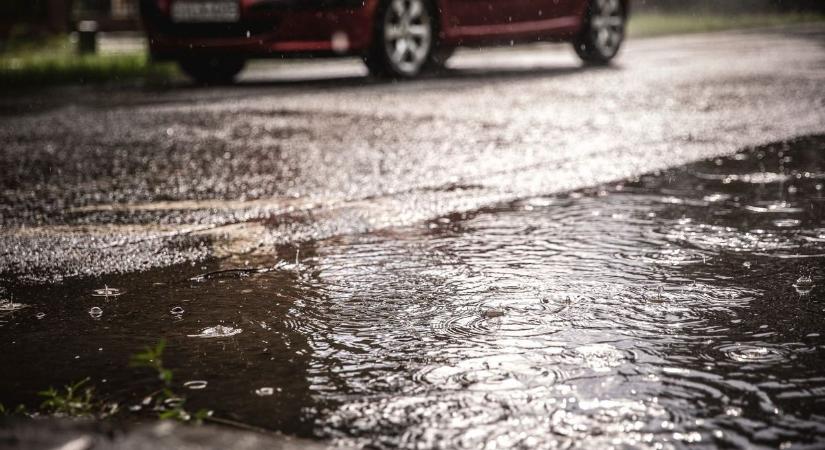 Itt az első májusi: figyelmeztetést adtak ki, durván lecsaphat az időjárás