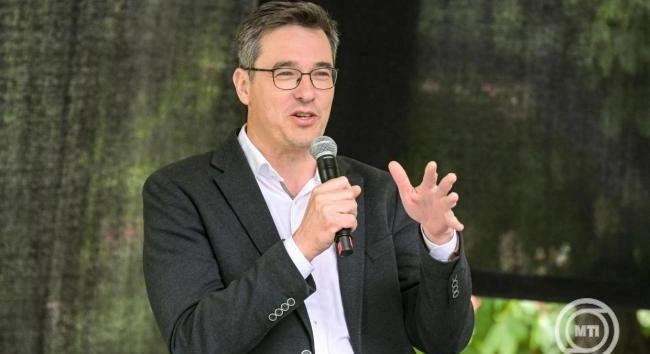 A főváros kész tárgyalni az új kormánnyal az óriásplakátok számának csökkentése érdekében