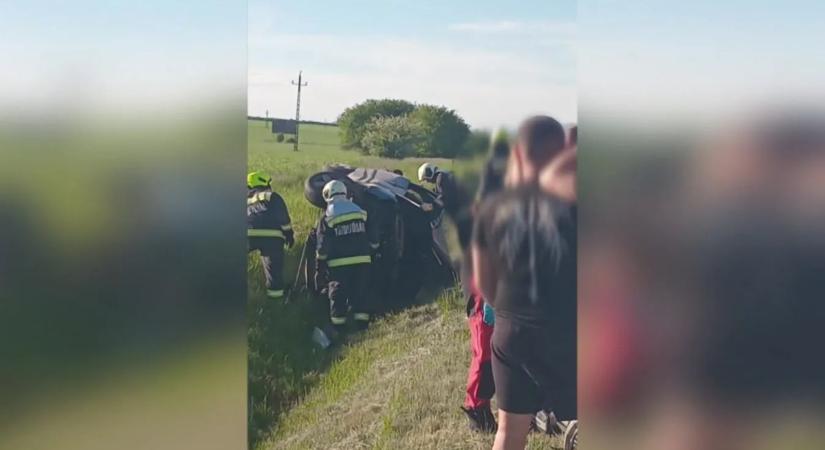 Durva videó: így történt a hétfői baleset a 26-os főúton