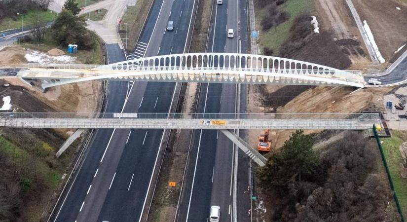 Bejelentések az M7-esről, ekkortól használható az új híd, teljes pályazár is jön