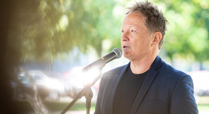 Geszti Péter: Balásy sír. Felkészül Matolcsy, Mága, a tizedes meg a többiek…