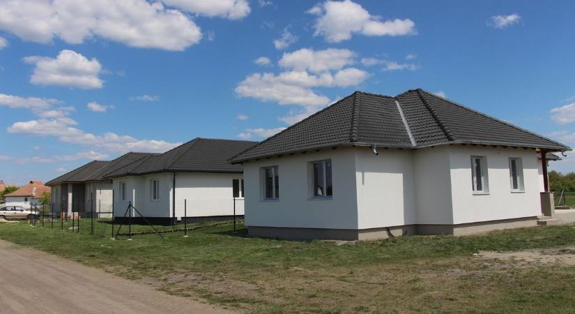 Túszdráma Hevesben - a településen építkezők úgy érzik, hogy egy politikai játszma áldozataivá váltak