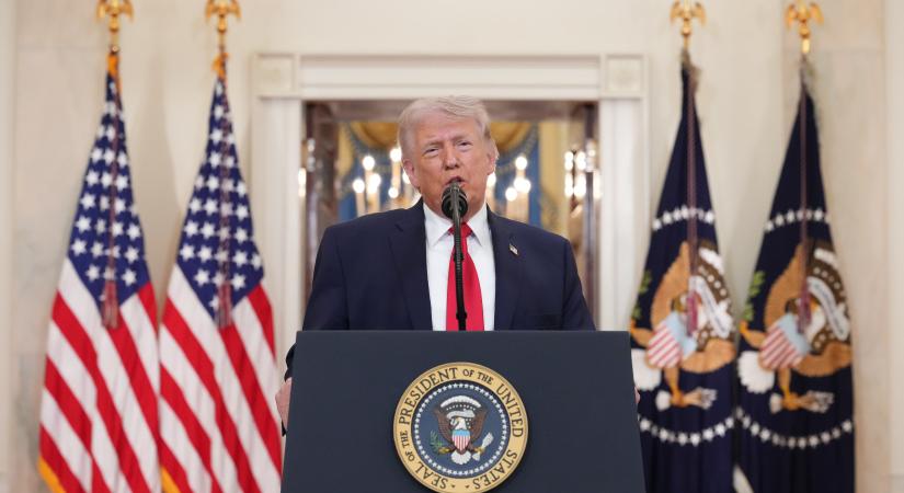 Így vesztett népszerűségéből Trump