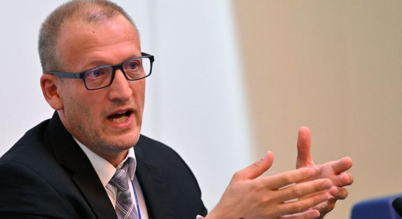 Kiadta „elvgyűjteményét” Tarr Zoltán, de továbbra is kérdéses, mit nem mondhat el – a szöveg ugyanis semmilyen konkrétumot nem tartalmaz