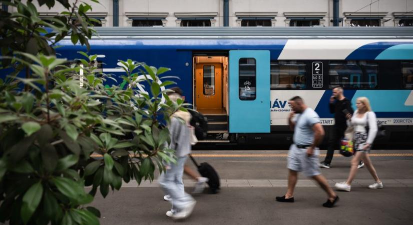 Egész nyáron gond lesz a MÁV-személykocsikkal a járműjavítók leállása miatt, óriási a fejlesztési igény a cégnél
