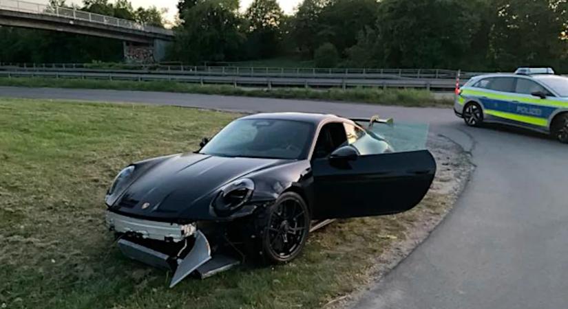Nem hiányzik valakinek egy 40 milliós Porsche 911 GT3?