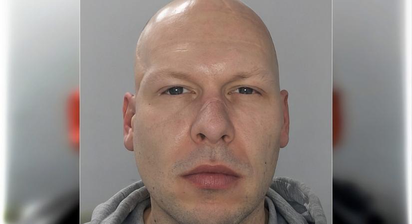 Barátai szerint tisztes, jóravaló ember az a Londonban élő magyar férfi, aki háromszor fenyegette meg terrortámadással a budapesti amerikai nagykövetséget