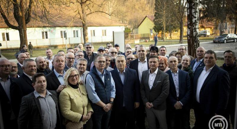Lehallgatókészüléket találtak a pétervásárai hivatalban