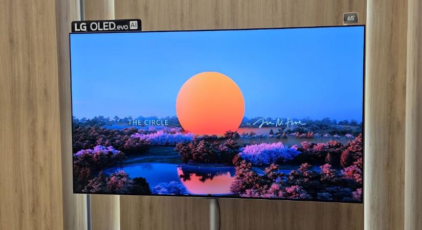 Döbbenetes OLED kijelzőt villantott az LG