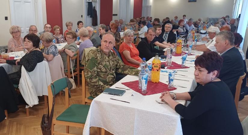 Remek programok és az egymásra figyelés tartja össze az egykori honvédeket