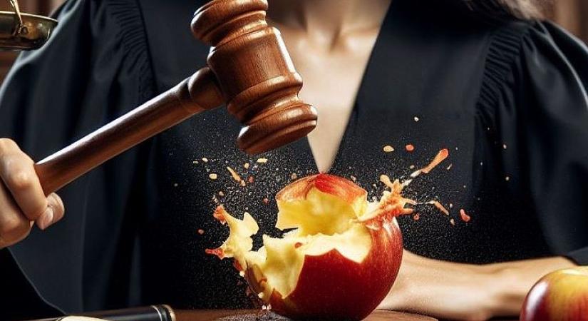 Fejenként 30 ezer forintot kaphatnak az iPhone-osok az Apple-től