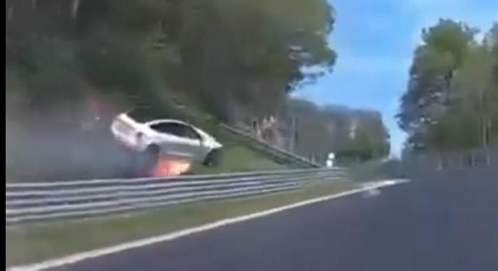 Győzelmi zászlóként szállt el a Tesla a Nürburgringen, a legrosszabb csak utána jött
