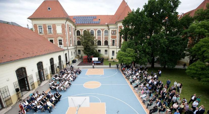 Visszatérnek a régi diákok, nagy ünnepre készül a Garay Gimnázium a hétvégén