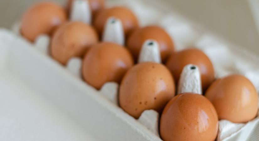 Egy zseniális módszer a tojás frissességének ellenőrzésére – Nincs szüksége vízre sem