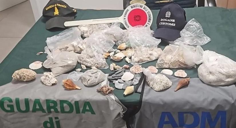 Hat kilónyi fehér cuccal bukott meg a magyar turista a reptéren – hihetetlen, de egy bírsággal megúszta