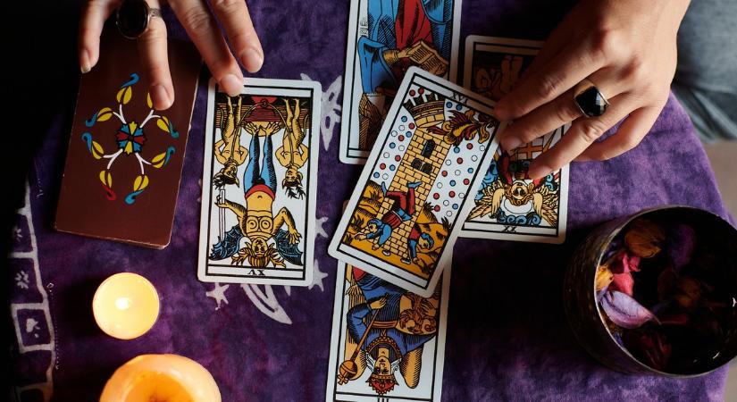 Itt a nagy tarot-horoszkóp 2026. május 6-ra: rád mit mértek ma a kártyák?