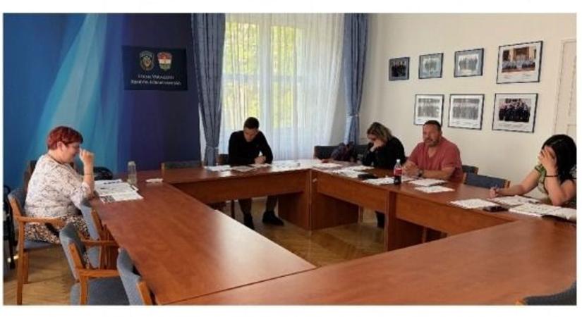 Tolnában már angolul is intézkednek majd a rendőrök