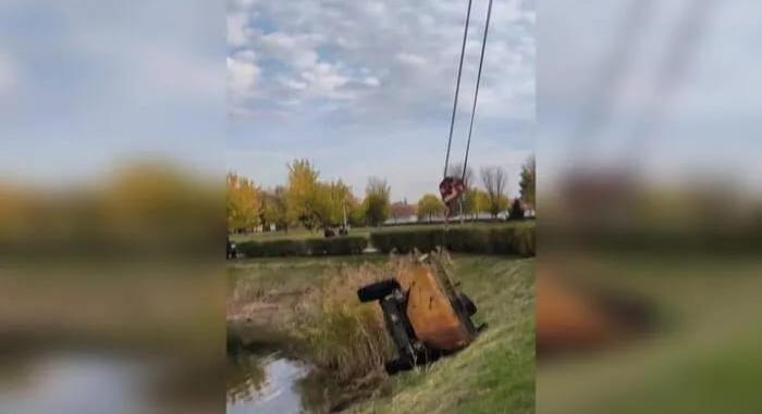 Három fiú ellopott egy munkagépet, aztán beborultak vele egy tóba