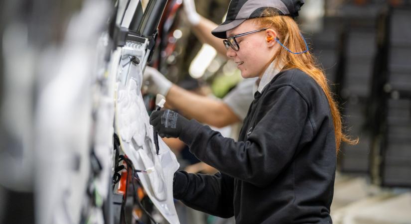 Európai dolgozóinak tizedét elbocsátja egy autógyártó