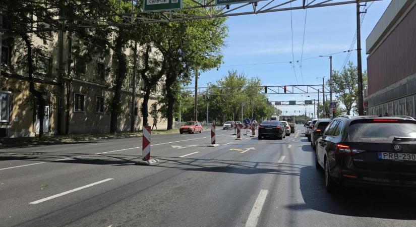 Figyeljen, aki a debreceni állomás közelében autózik!