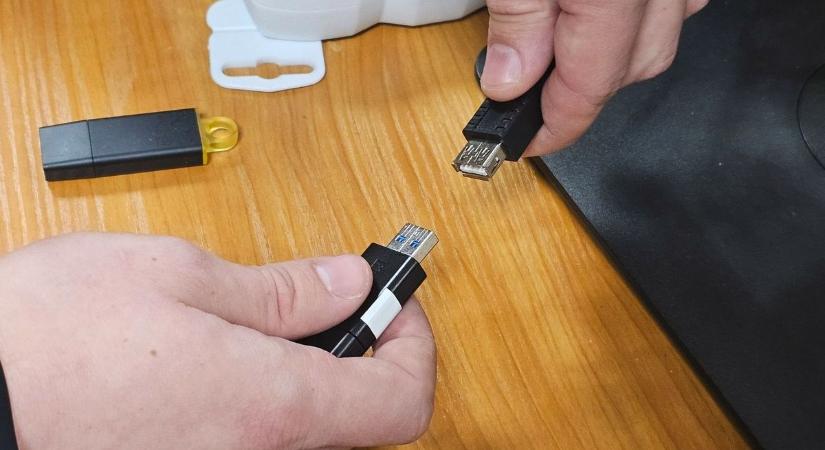 „Internetes sztár” lett a Heves vármegyei rendőrség munkatársa – virálissá vált a figyelemfelkeltő videó