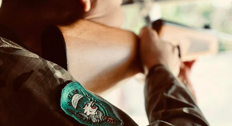 Ejtőernyős Honvédelmi Öttusa Szolnokon – fiatalok mérik össze tudásukat és kitartásukat