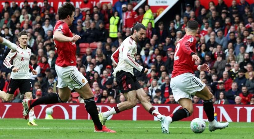 Szoboszlai pánikot keltett az Old Traffordon – még az MU legendája is a magyar középpályást méltatta