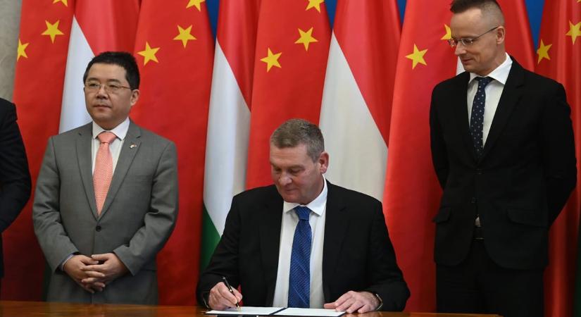 A szegedi BYD lakóházaktól 500 méterre fog gyártani