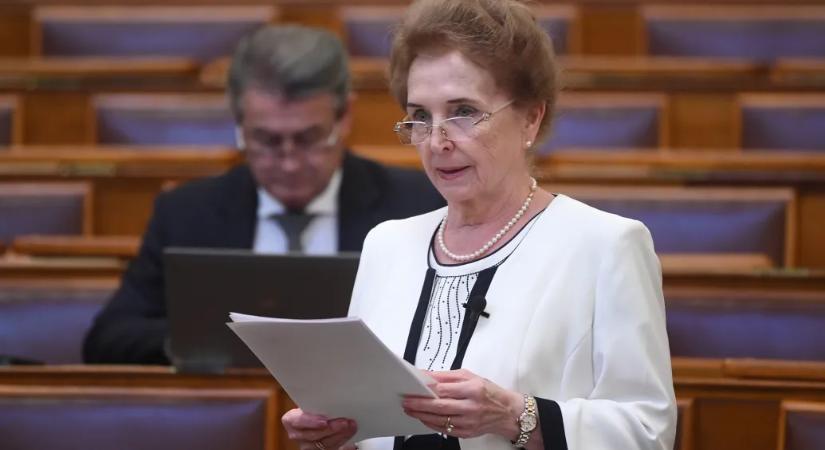 Nem választanak háznagyot a parlament alakuló ülésén