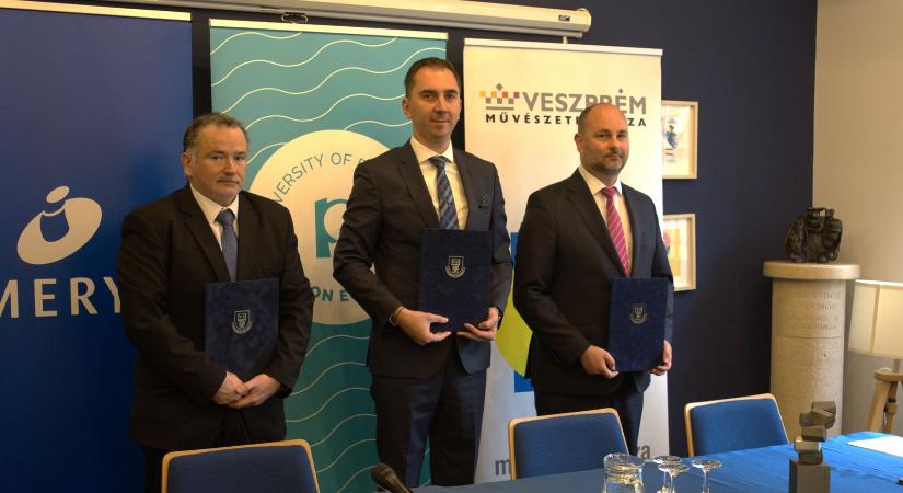 Stratégiai együttműködési szerződést írt alá az Imerys és a Pannon Egyetem