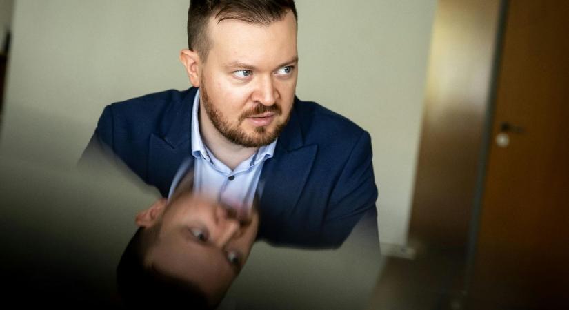 Szabó Bence már nem gyanúsított, az ügyvédje abban bízik, hogy az eljárást is hamarosan megszüntetik a százados ellen