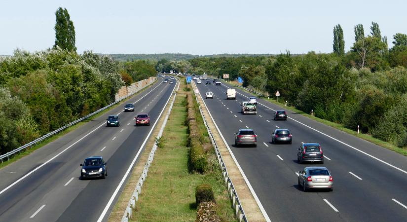 Kezdődik a nagy átalakítás az M7-esen: bontják a régi hidat, lezárások jönnek