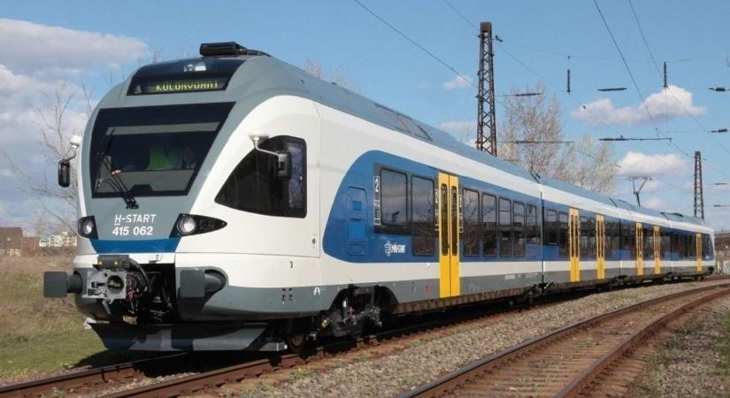 Hatalmas lángok a győri fővonalon, vonatok maradnak ki