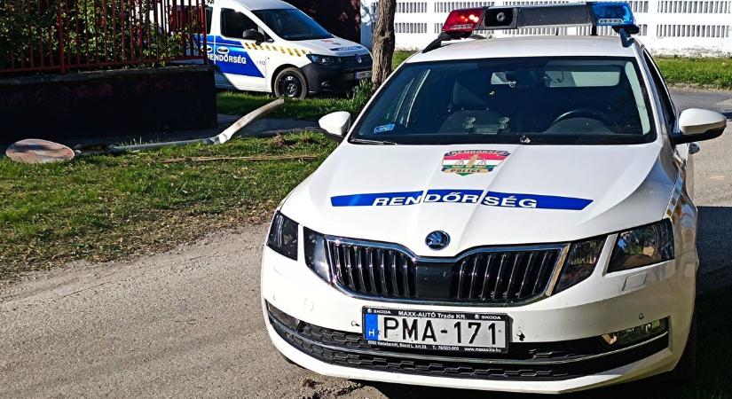Akciófilmbe illő jelenet Halason: betontömb fogta meg a rendőrök elől menekülő autóst  fotók, videó