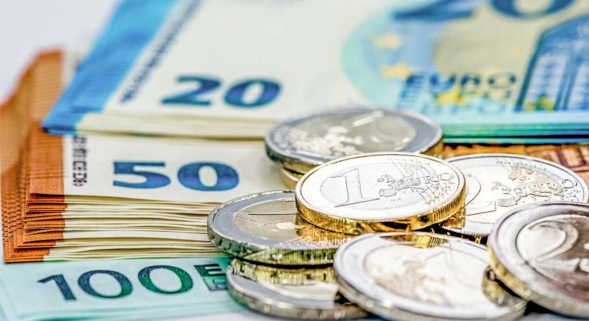 Ismét rekordott döntött az euró árfolyama