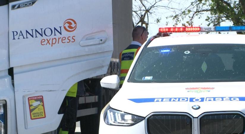 Helikopterekkel és drónokkal is ellenőrzik az utakat a rendőrök – videóval