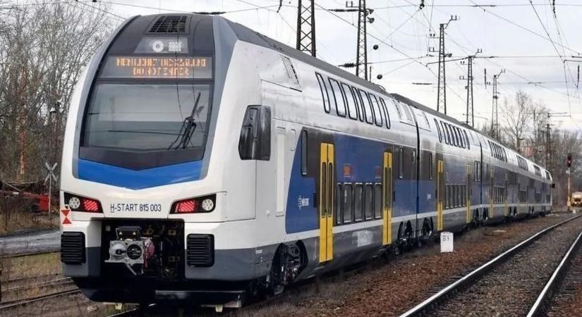 Súlyos baleset történt, akadozik a vonatközlekedés a győri fővonalon
