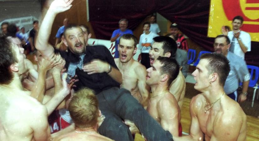 Örömittas ünnep: hatodszor voltak bajnokok, majd kupagyőztesek
