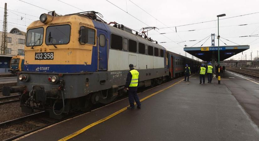Több debreceni vonat menetideje is változik, itt vannak a részletek!