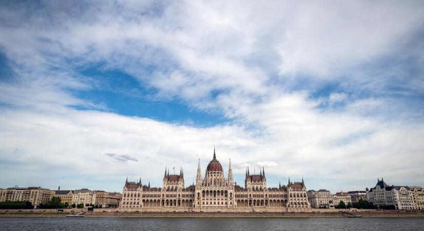 Nem csodaszer a vagyonadó, ez történhet, ha Magyar Péter beváltja ígéretét