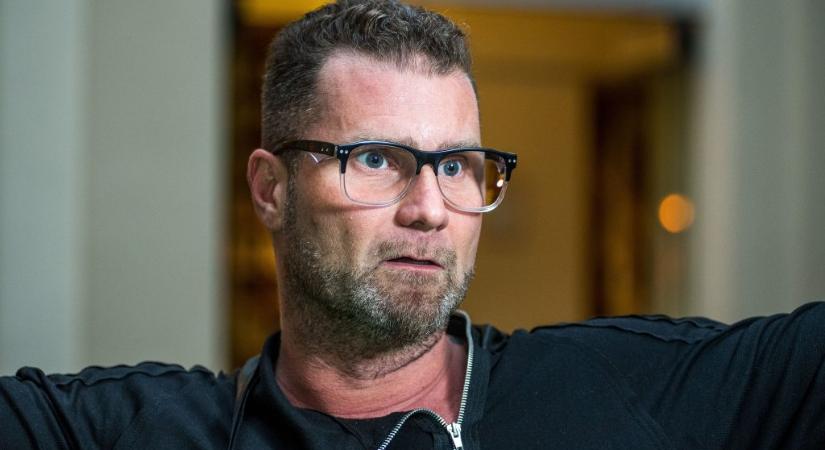 Reagált az ügyészség Herczeg Zoltán állítására, miszerint a divattervezőnek 22 millió forintja tűnt el, amikor házkutatást tartottak nála