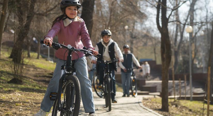 Bringázz a suliba!: elkezdődött a matricagyűjtés