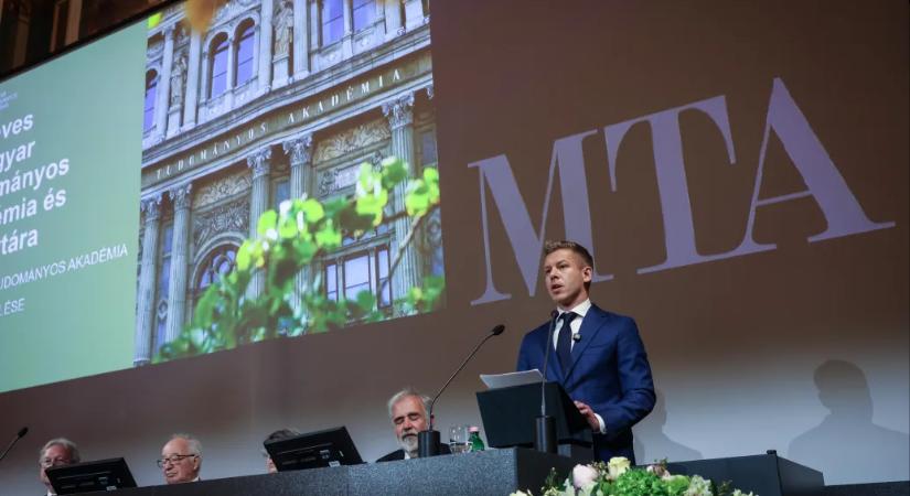 Hét éve folyamatos viharban dolgoznak a kutatók, a kormányváltással újra borulhat az egész rendszer